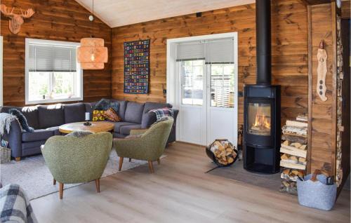 Lardal Municipality House | 5 Bedroom Stunning Home In Passebekk