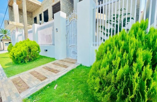 Littoral Department House | 5-bedroom townhouse with pool