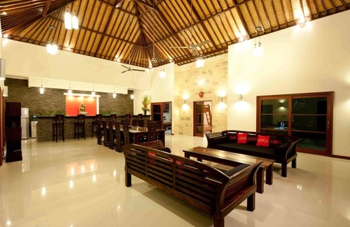 Umalas Villa | 5 Bedroom villa w/Breakfast, Seminyak