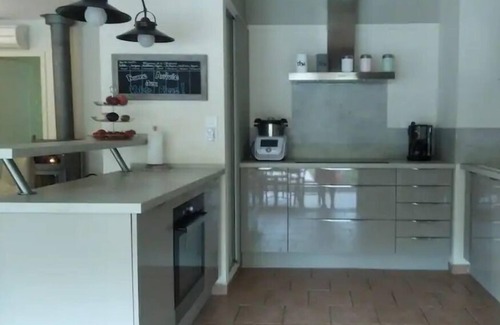 Montjoyer Villa | 5 Bedroom Villa with Swimming Pool and Garden