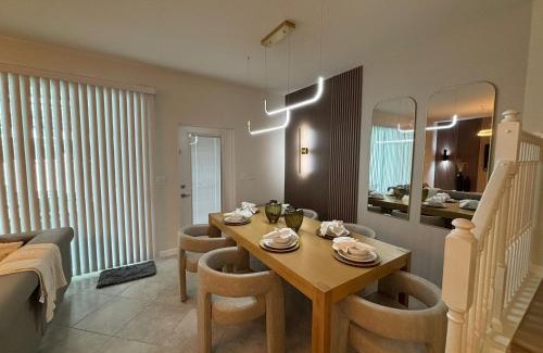 Clermont House | 5 Bedrooms 45 Baths Windsor Cay 16146Cc