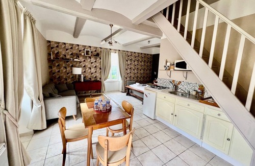 Plottes House | 5-bedrooms renovated farmhouse near Tournus with fitness room, pool and spa