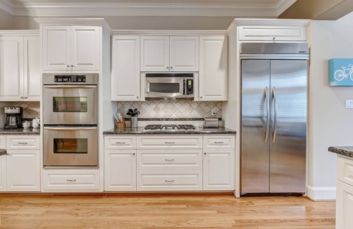 Washington Ave./ Memorial Park House | 5 beds-3802sf 4BR/3.5BA/2 car garage-Memorial Park
