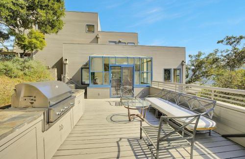 Orinda House | 5 Br Sleeps 8 Hot tub Dog Friendly Stunning Views