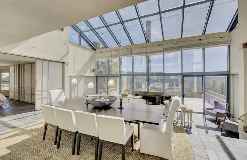 Orinda House | 5 Br Sleeps 8 Hot tub Dog Friendly Stunning Views
