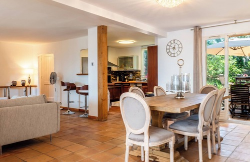 La Roquette-sur-Siagne Villa | 5-Br. VILLA with sauna, swimming pool and sea view