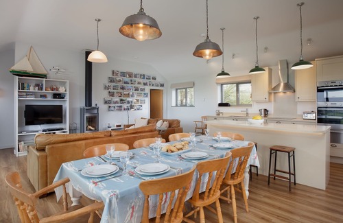 Bantham House | 5* dog-friendly holiday home with exceptional coast and countryside views.