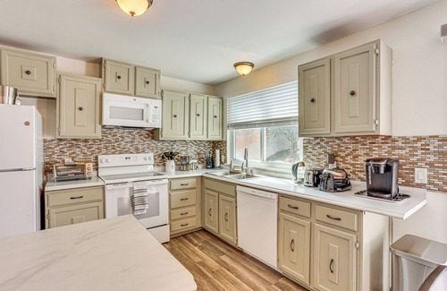 Harrisburg House | 5 Mi to Downtown Harrisburg - Family Home!