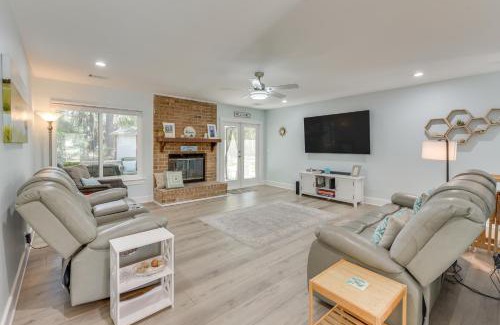 Port Royal House | 5 Mi to Dtwn Beaufort Home with Screened-In Patio