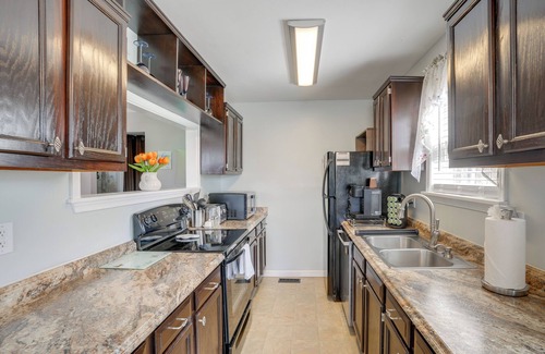 Fredericksburg House | 5 Mi to Dtwn Fredericksburg: Family Gem w/Yard