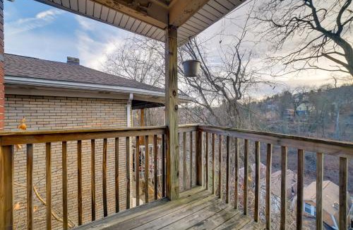 South Hills Apartment | 5 Mi to Dtwn Pittsburgh Apt with Balcony