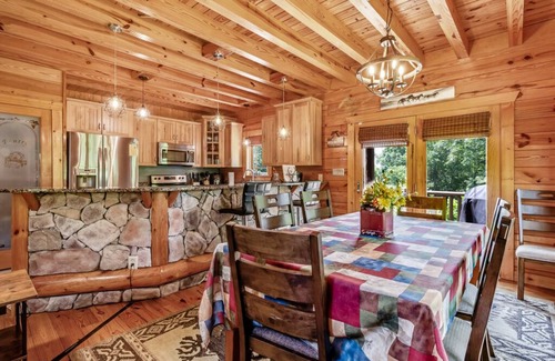Rutherfordton Cabin | 5 miles to Tryon Equestrian Center large log cabin 4 Bedroom 2.5 bath