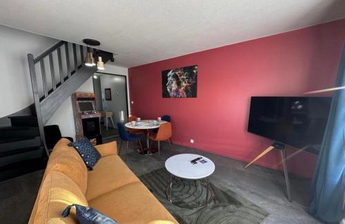 Yzeure Apartment | 5 min Moulins Duplex -Clim -wifi -borne d arcade -garage 25 min LE PAL