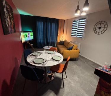 Yzeure Apartment | 5 min Moulins Duplex -Clim -wifi -borne d arcade -garage 25 min LE PAL