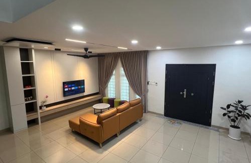 Batu Pahat House | 5 min to AeonBig , Old Street, BP Mall & D Garden Batu Pahat