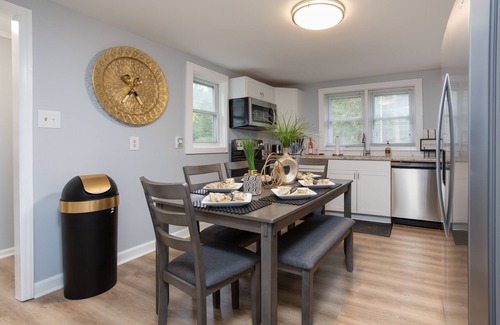 Mebane Apartment | 5 mins fr Downtown Mebane + Parking