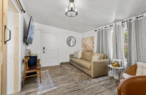 Southside House | 5 minute walking to downtown, NAU, coffee shops, shopping, parks and more!