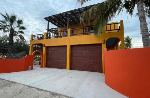 Buenos Aires House | 5 Minutes to Downtown Los Barriles, Walk to Beach