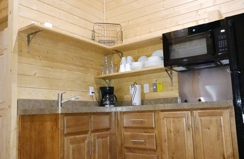 Chester Cabin | 5 minutes to Lake Almanor! Cozy cabin -Brand new construction!