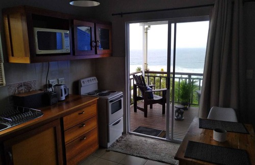 Kingsborough Apartment | 5 minutes walk or drive to the nearest beach - warm Indian Ocean -