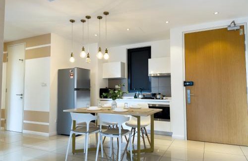 Kampung Kerinchi Apartment | 5 pax - Bangsar South - 7 mins drive to Mid Valley
