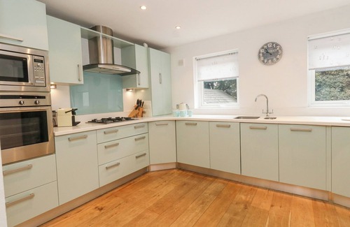 Sandbanks Cottage | 5 Red Sails
