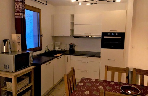Les Deux Alpes Apartment | 5-seater apartment, 100 m from the slopes, view of the jewel cases