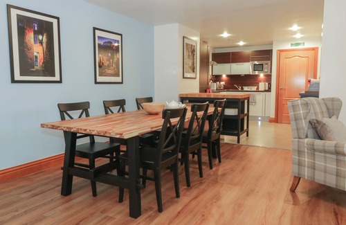 Moffat Cottage | 5 St. Mary's Church