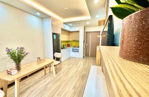Tu Liem Apartment | 5 Star 2 Bedroom Apartment Apt In Vinhomes Near Marriott And Keangnam