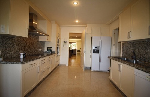 Sotogrande Apartment | 5 star, 3 bedroom 221 m2+70m2 apartment in Valgrande.150 meters from Valderrama