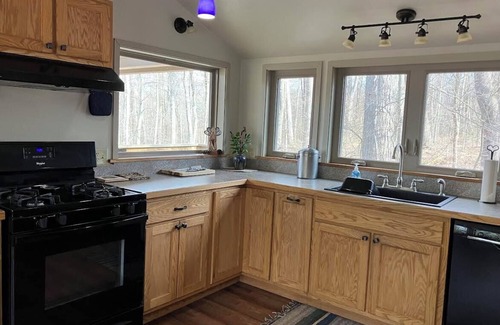 Fort Hill Cottage | 5 Star Reviews-Private setting-relax & unplug-near Fallingwater, Ohiopyle & GAP
