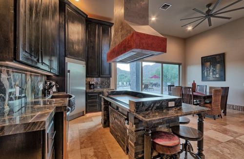 Apache Junction House | 5 Star *Sleeps 22 6 Bed 6 Bath 6,000 SQ Ft Modern Superstition Mnt Estate