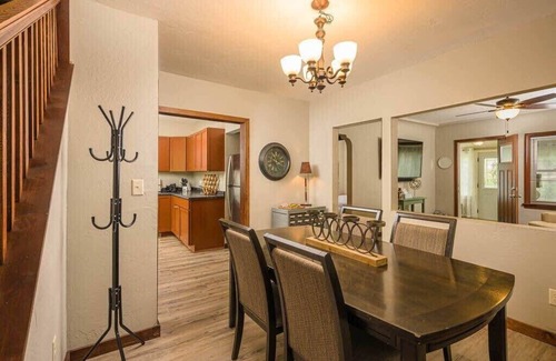 Appleton House | -5 Star Suite Spot - Sleeps 7, 3 BR, Full Remodel