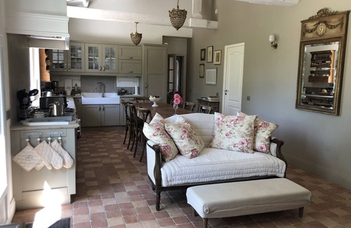 Molleges Villa | 5-star villa, air-conditioned, quiet, view of the Alpilles, heated pool