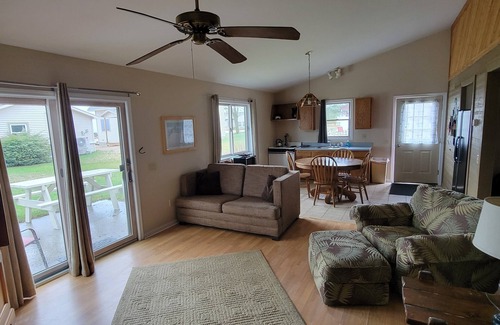 Northeastern Michigan Resort | #5 Thomas' Parkside Cottages, 2BR Lake Huron view suite, Downtown location