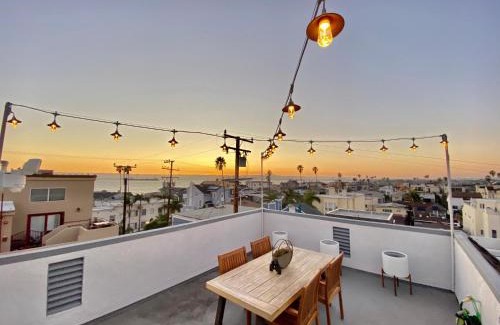 Peninsula House | 50 M to Sand LGB 2 King Suites