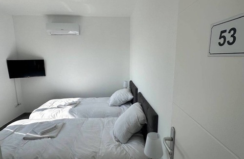 Satolas-et-Bonce Apartment | 50 m² Apartment ∙ 5 bedrooms ∙ 10 guests