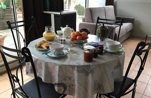 Sainte-Colombe Apartment | 50 m² Apartment ∙ 1 bedroom ∙ 4 guests