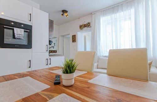 Leoben Apartment | 50 m² Apartment ∙ 1 bedroom ∙ 4 guests
