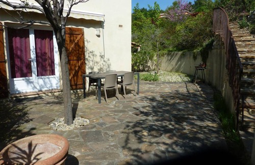 Clermont-l'Herault House | 50 m² Gîte ∙ 2 bedrooms ∙ 4 guests