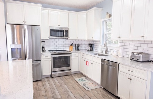 White's Gulfview House | 50 Steps to Quiet Gated Beach! Private Heated Pool-LOTS of Parking + 6 Bikes!