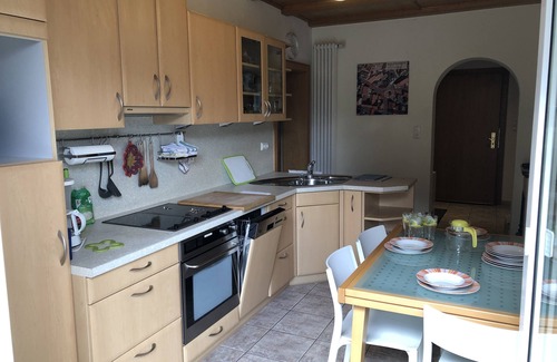 Mainstockheim Apartment | 50 steps to river Main, balcony into the greenery, 2 bathrooms, ideal long stay
