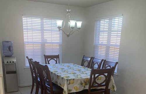 Lubbock House | 50 Yard Line Home! 6 minutes from Texas Tech