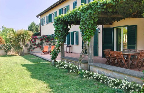 Calvi di Umbria House | 500 m² Farmhouse ∙ 8 bedrooms ∙ 16 guests