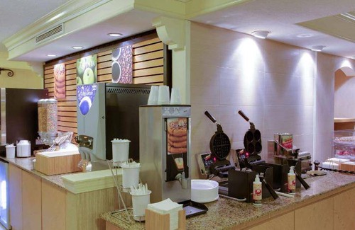 Moon Township Hotel | 500 m² Hotel ∙ 127 guests
