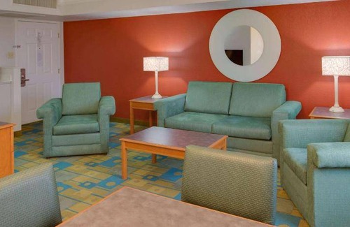 Moon Township Hotel | 500 m² Hotel ∙ 127 guests