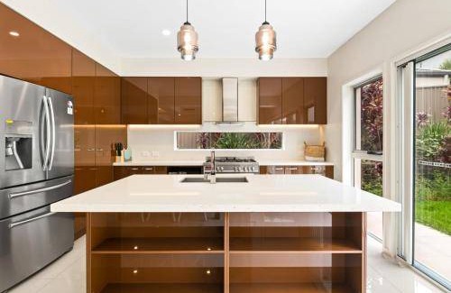 Carindale House | 500 m² House ∙ 5 bedrooms ∙ 10 guests