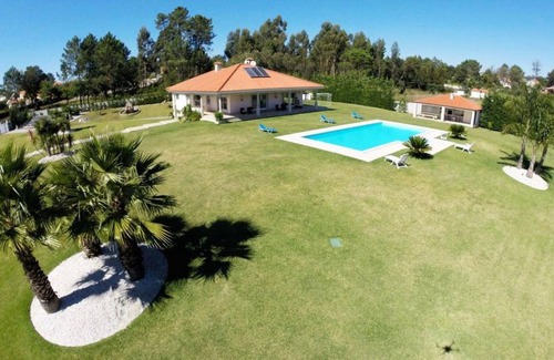 Cardielos House | 500 m² House ∙ 6 bedrooms ∙ 14 guests
