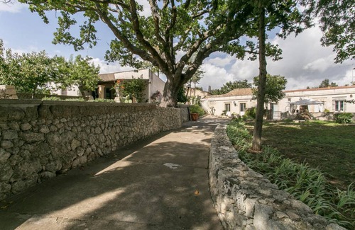 Noto House | 500 m² House ∙ 6 bedrooms ∙ 12 guests