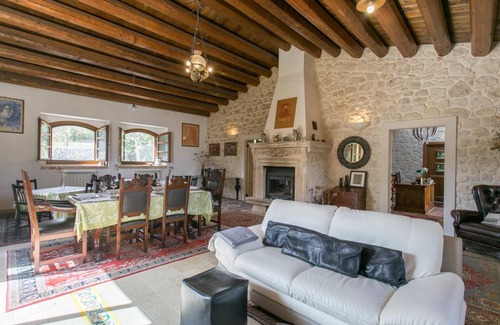 Noto House | 500 m² House ∙ 6 bedrooms ∙ 12 guests